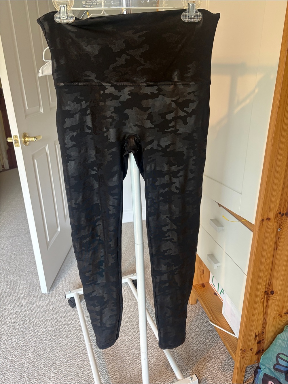 Spanx XL High-Waist Black Camo Leggings - Women Pants & Jumpsuits